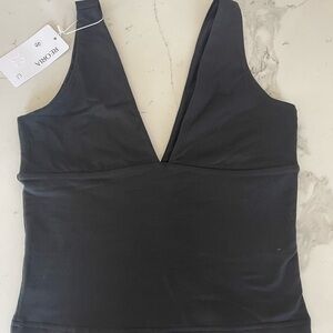 ReoRia Black Sleeveless Top